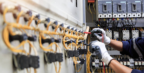 Professional Electrician technician working in Winnebago, IL